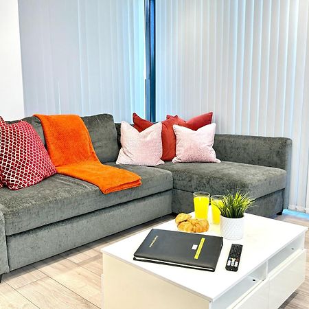 Evergreen Lodge - Two Bed Lux Flat - Parking, Garden, Patio, Wifi, Netflix - Close To Blenheim Palace & Oxford - F3 Kidlington Εξωτερικό φωτογραφία
