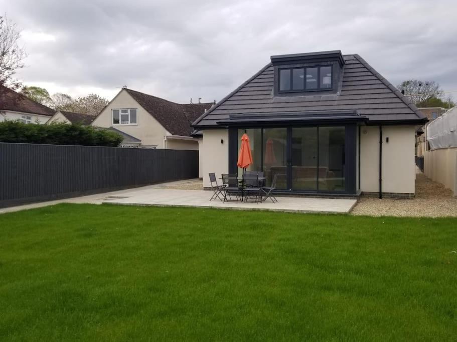 Evergreen Lodge - Two Bed Lux Flat - Parking, Garden, Patio, Wifi, Netflix - Close To Blenheim Palace & Oxford - F3 Kidlington Εξωτερικό φωτογραφία