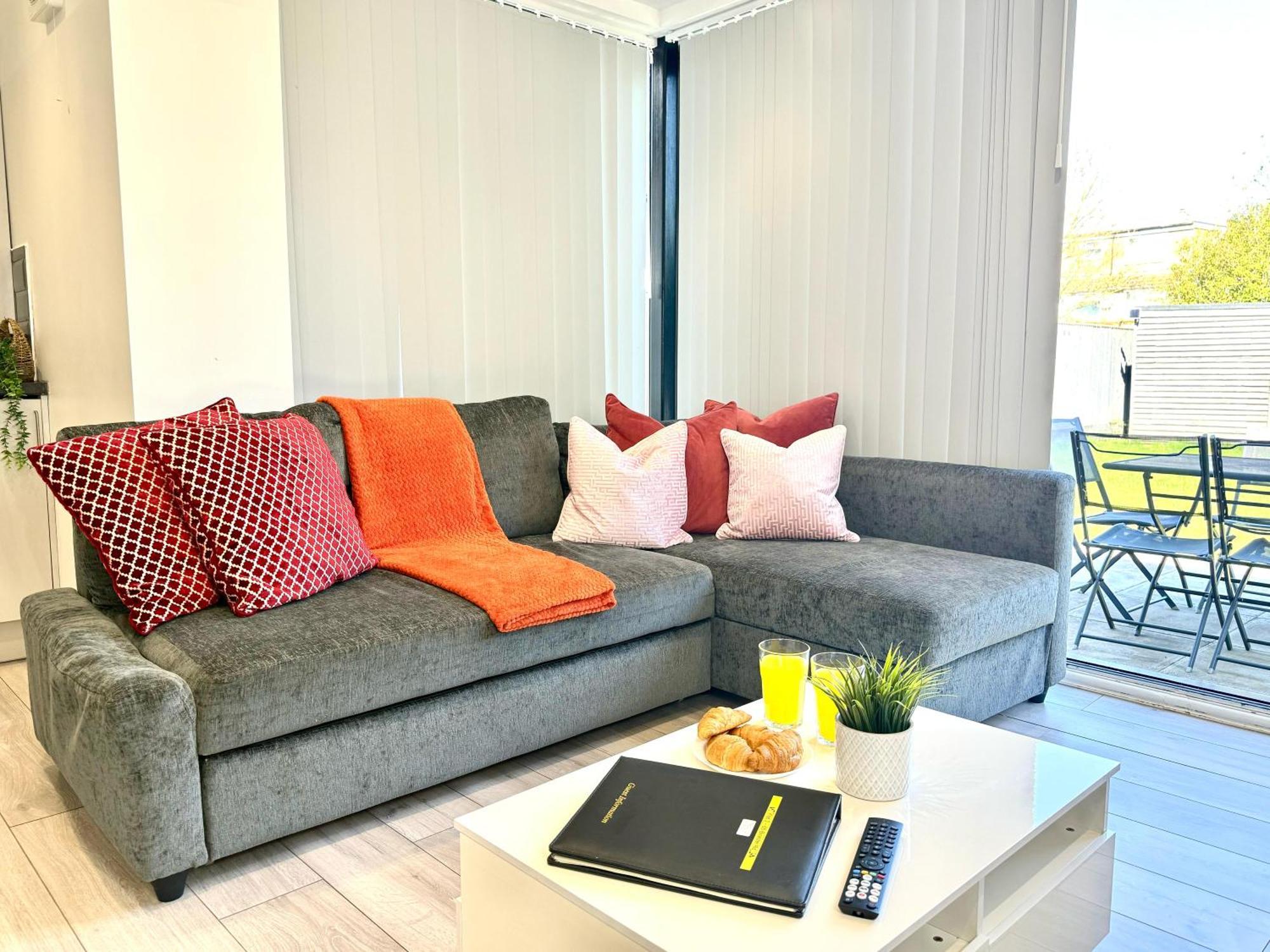 Evergreen Lodge - Two Bed Lux Flat - Parking, Garden, Patio, Wifi, Netflix - Close To Blenheim Palace & Oxford - F3 Kidlington Εξωτερικό φωτογραφία