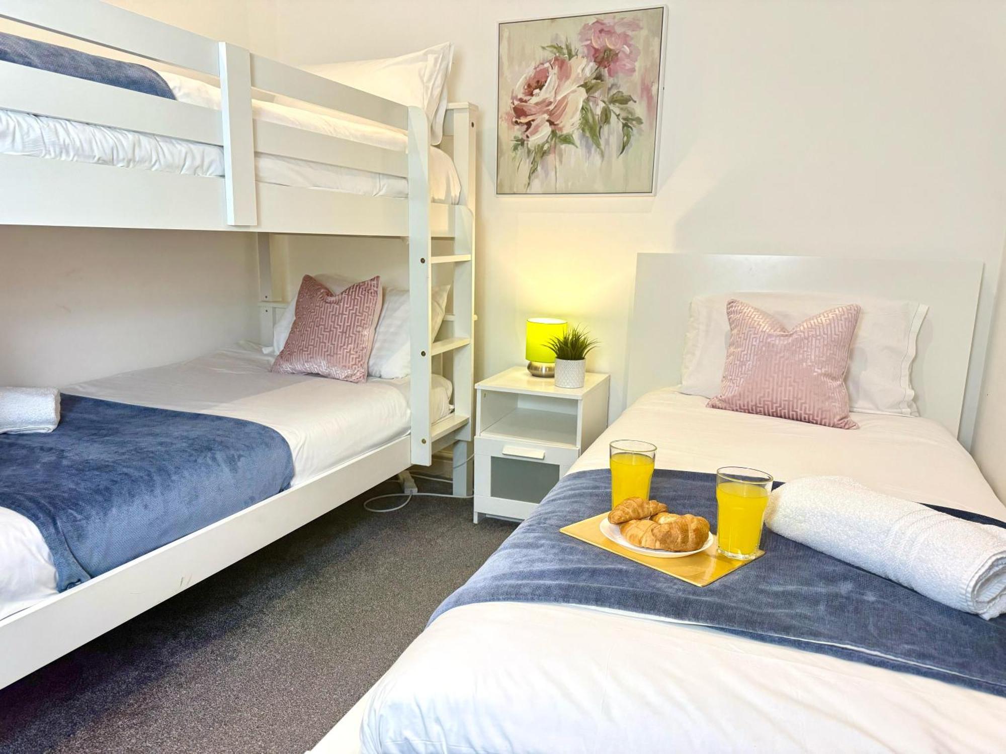 Evergreen Lodge - Two Bed Lux Flat - Parking, Garden, Patio, Wifi, Netflix - Close To Blenheim Palace & Oxford - F3 Kidlington Εξωτερικό φωτογραφία